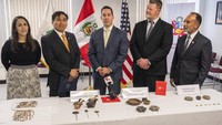 Menurut Kementerian Luar Negeri Peru, sekitar 6.400 keramik dikembalikan ke Peru dari AS, Jerman, Italia, Portugal, dan Swiss. (AP Photo/Damian Dovarganes)  