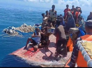 Ditemukan, 69 Pengungsi Rohingya di Atas Kapal Terbalik Dievakuasi ke Meulaboh