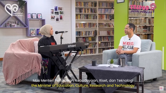 Putri dan Mendikbud saat berbincang soal Kurikulum Merdeka