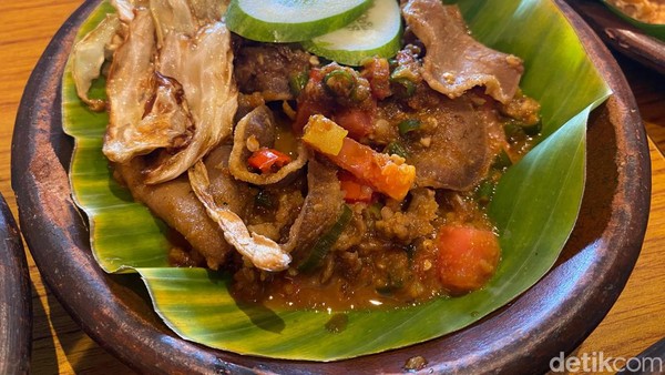 Bikin Jontor! Oseng Cumi dan Lidah di Sini Pedasnya Membara