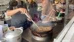Bikin Jontor! Oseng Cumi dan Lidah di Sini Pedasnya Membara