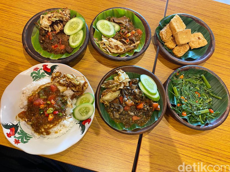Raja Oseng, restoran di Gading Serpong yang menawarkan aneka oseng pedas dari level 1-5