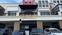 Penggemar makanan pedas, bisa mampir buka puasa di restoran yang berlokasi di Gading Serpong ini. Menu yang ditawarkan berupa oseng pedas cumi hingga lidah sapi. Foto: detikFood/Yenny Mustika Sari