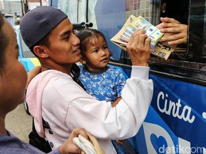Ramai-ramai Mulai Tukar Uang Baru!