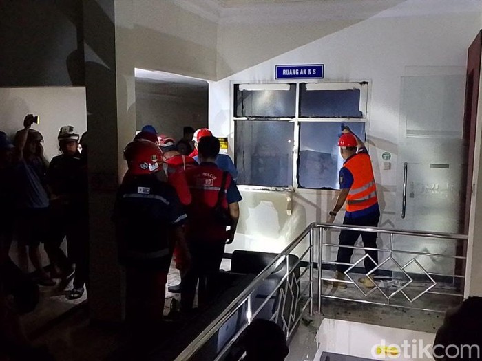 RS Gatoel terbakar