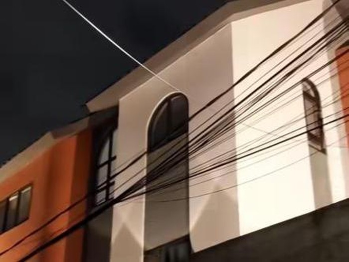 Rumah Panggung Nyempil di Tengah Jakarta