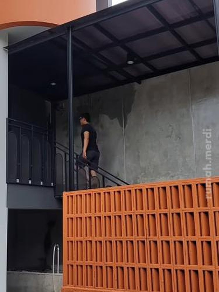 Rumah Panggung Nyempil di Tengah Jakarta Rumah Panggung Nyempil di Tengah Jakarta