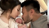 Jessica Mila melahirkan buah hati pertamanya bersama Yakup Hasibuan (20/3). Anak perempuan itu diberi nama Kyarra Arunika Hasibuan. Foto: Instagram jscmila