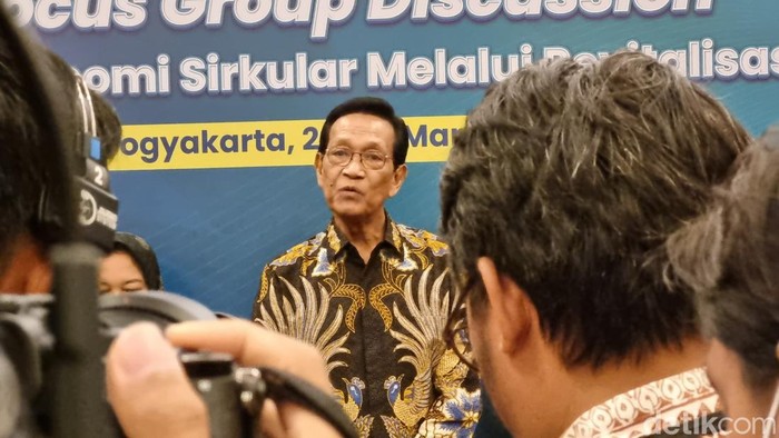 Gubernur DIY, Sri Sultan Hamengku Buwono (HB) X saat memberikan keterangan, Kamis (21/3/2024).