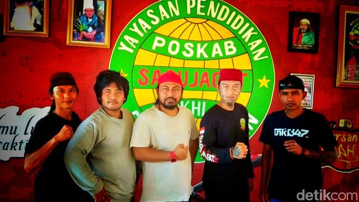 Viral Video Jawara Jampang Bubarkan Pengunjung Warung Nasi di Sukabumi