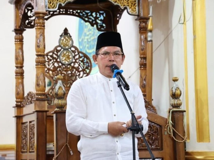 Wali Kota Sungai Penuh Ahmadi Zubir