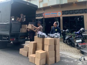 Batalyon Dhira Brata Salurkan Bantuan Kemanusiaan untuk Korban Banjir Demak