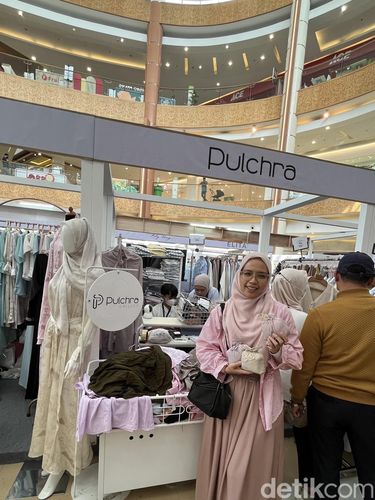 Bazar Glamlocal menawarkan beragam koleksi hijab, busana muslim hingga sarimbit dengan potongan harga yang menarik di Summarecon Mall Bekasi, mulai dari tanggal 20 Maret hingga 24 Maret 2024.