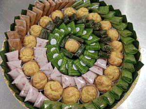 Buat Suguhan Takjil Istimewa, Ini 5 Tempat Beli Jajan Pasar Tampah