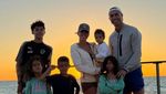 Foto: Cristiano Ronaldo Pamer Perut Roti Sobek di Pantai Arab Saudi
