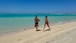 Foto: Cristiano Ronaldo Pamer Perut Roti Sobek di Pantai Arab Saudi