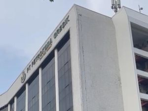 Gedung Petrokimia Gresik Retak Imbas Gempa Tuban M 6,5