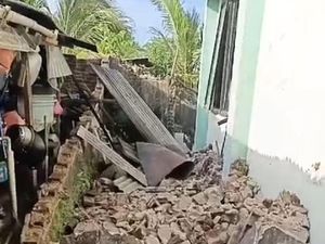Banyak Rumah di Bawean Roboh Dampak Gempa, Belum Ada Laporan Korban Jiwa