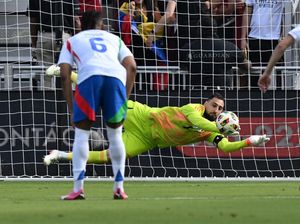Donnarumma Kaget, Baru Tahu Rekor Penaltinya di Timnas Italia