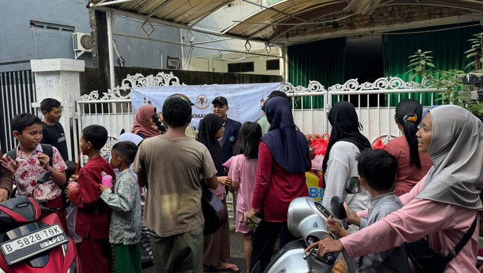 Hikmahbudhi Berbagi Takjil