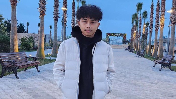 Ternyata menjadi seorang streamer game bisa punya penghasilan yang cukup besar. Hasballah Muda Arya Agung alias Asep Rocky, streamer Free Fire, mengatakan apalagi kalau mereka yang ingin terjun sebagai streamer punya keahlian.