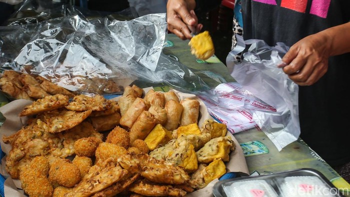 Viral Fenomena War Takjil Jelang Buka Puasa, Internis Ingatkan soal Ini