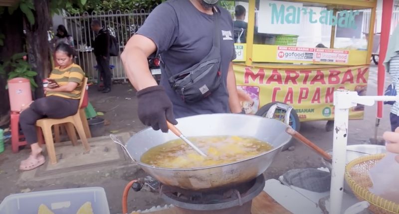 Jessica Jane Ikut Berburu Takjil, Beli Gorengan sampai Lemang