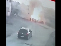 Momen Rudal Israel Hancurkan Mobil, 3 Warga Palestina Tewas