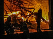 Dua Gudang di Cengkareng Ludes Terbakar