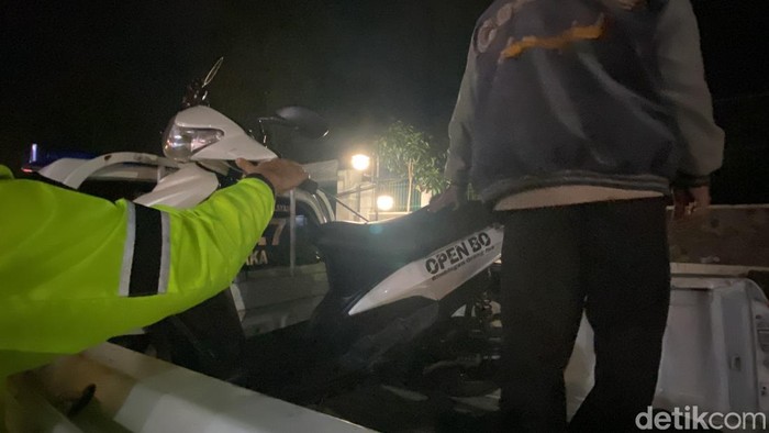 Kendaraan terlibat kecelakaan di Sukabumi