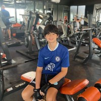 Sudah ABG, Kenzou kini juga sudah mulai rajin berolahraga gym. Melalui akun Instagramnya Kenzou membagikan momen saat dirinya tengah berada di tempat gym. Foto: Instagram/@kenzoulionofficial