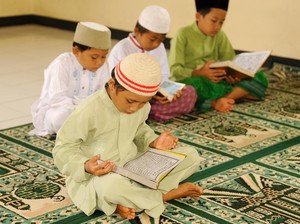 10 Kultum Menarik Mulai dari Tema Kejujuran - Pendidikan Generasi Muslim