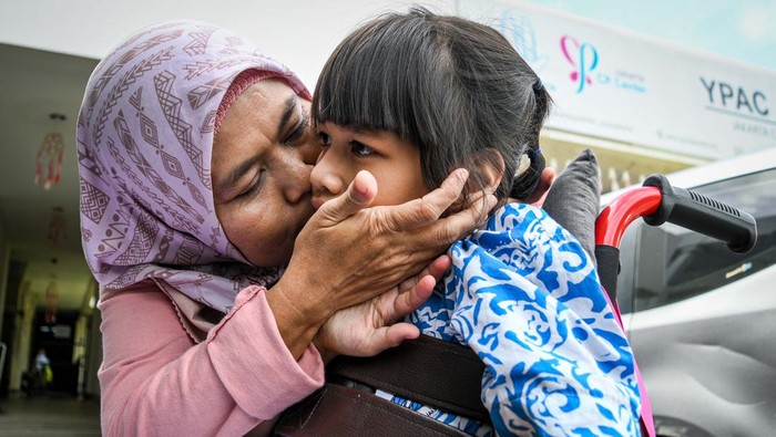 Melihat Sekilas Pendidikan Bagi Penyandang Disabilitas SLB Yayasan Pembinaan Anak Cacat (YPAC) Jakarta menampung penyandang disabilitas dengan kondisi sedang hingga berat. Di anak-anak diajar mandiri.