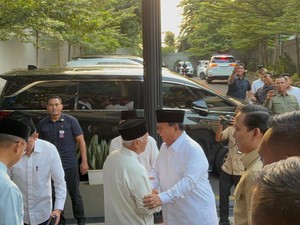 Momen Prabowo Disambut Hatta Rajasa Cawapres Pilpres 2014 saat Bukber PAN