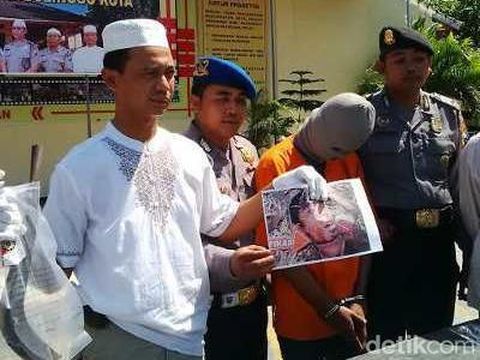 Najif saat dihadirkan dalam jumpa pers polisi
