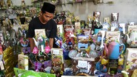 Penjual parsel juga sudah bermunculan di Medan, Sumatera Utara. Menurut pedagang, memasuki pekan kedua Ramadan penjualan parcel mengalami peningkatan sekitar 20 hingga 30 persen dari hari biasanya. Antara Foto/Fransisco Carolio.
