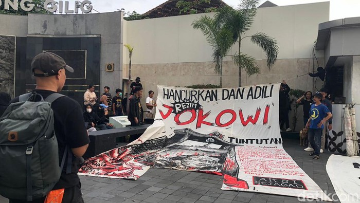 Aksi Koalisi Sejagad di Kawasan Tugu Pal Putih Jogja, Jumat (22/3) petang.
