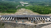 Jembatan itu memiliki lebar 16,3 meter per jalur.