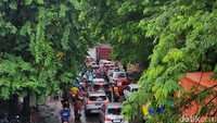 Foto macet ini diambil pukul 11.22 WIB. 