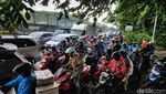 Potret Macet di Kamal Cengkareng, 1 jam Pemotor Cuma Gerak 1,5 Km