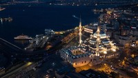 Foto udara Masjid Suleymaniye di Istanbul, Turki. Masjid Suleymaniye berada di Süleymaniye Mah Fatih, Istanbul, Turki. Masjid dibangun pada masa pemerintahan Sultan Suleyman I yang dikenal sebagai Suleyman the Magnificent. Pembangunan dimulai sekitar tahun 1550 dan selesai tahun 1557.