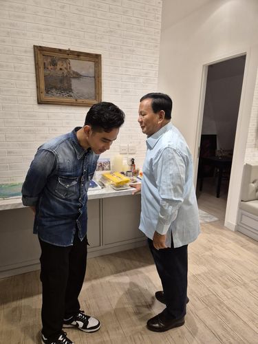 Prabowo Subianto dan Gibran Rakabuming Raka buka puasa bersama. (Dok. istimewa)