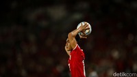 Laga berlangsung menegangkan hingga terjadi lemparan ke dalam Pratama Arhan pada menit ke-52 meluncur ke kotak penalti Vietnam dan coba disapu Vo Minh Trong, namun bola liar disambar Egy untuk menjebol gawang Filip. Skor 1-0 untuk Indonesia. (Rifkianto Nugroho/detikcom)