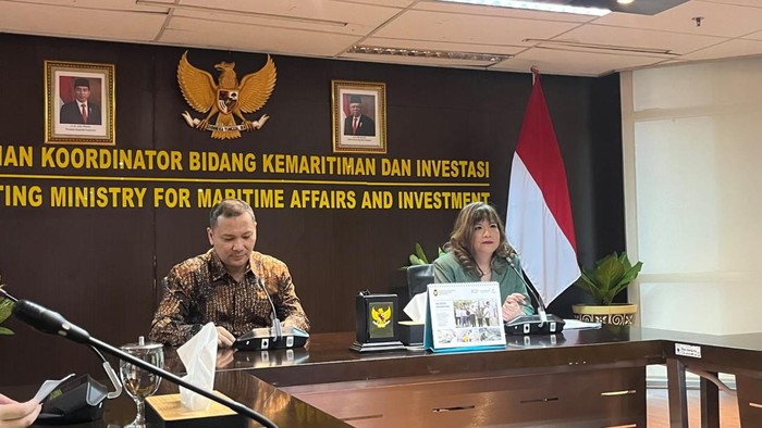 Deputi Bidang Koordinasi Infrastruktur dan Transportasi Kemenko Marves, Rachmat Kaimuddin dan Wakil Ketua Umum Bidang Kemaritiman, Investasi, dan Luar Negeri Kamar Dagang dan Industri (Kadin Indonesia) Shinta Widjaja Kamdani.