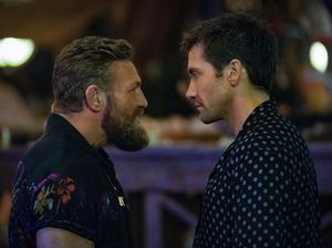 Road House: Film Debut Conor McGregor, Langsung Pamer Bokong!