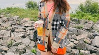 Shanju paling senang berburu kuliner yang unik-unik. Termasuk racikan minuman segar untuk diseruput ketika matahari terlalu terik. Foto: Instagram/shanju