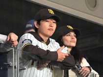 Intip Rumah Song Joong Ki dan Katy yang Tengah Hamil Anak Kedua