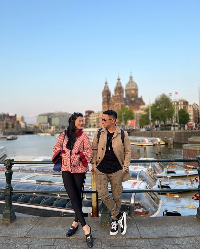 Dalam postingan terbaru di Instagram, Angga pun mengabarkan sekaligus meminta maaf atas kesalahan sang istri yang baru saja meninggal. Foto: Instagram Stevie Agnecya