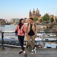 Dalam postingan terbaru di Instagram, Angga pun mengabarkan sekaligus meminta maaf atas kesalahan sang istri yang baru saja meninggal. Foto: Instagram Stevie Agnecya