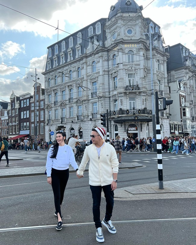 Stevie Agnecya dikabarkan meninggal dunia pada Kamis, (21/3/2024) di usia 33 tahun. Menurut keterangan sahabatnya, ia menghembuskan napas terakhir pada malam hari di Rumah Sakit Cipto Mangunkusumo. Foto: Instagram Stevie Agnecya